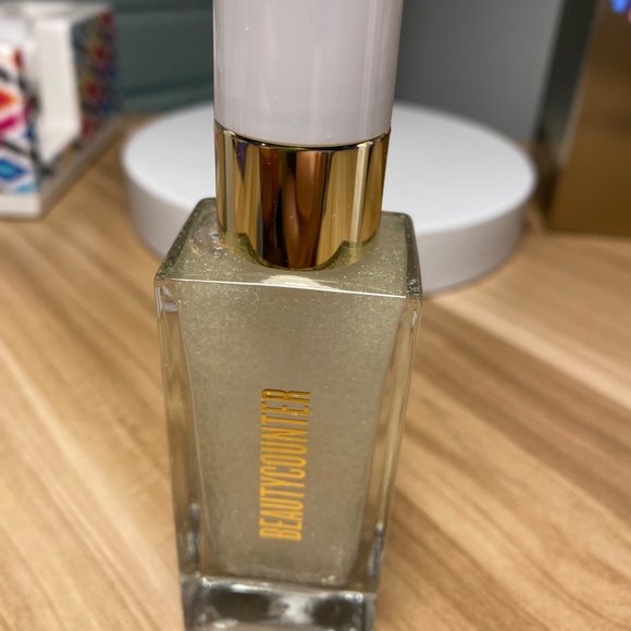 Beautycounter Glow First Priming Serum- NEW - Picture 5 of 5